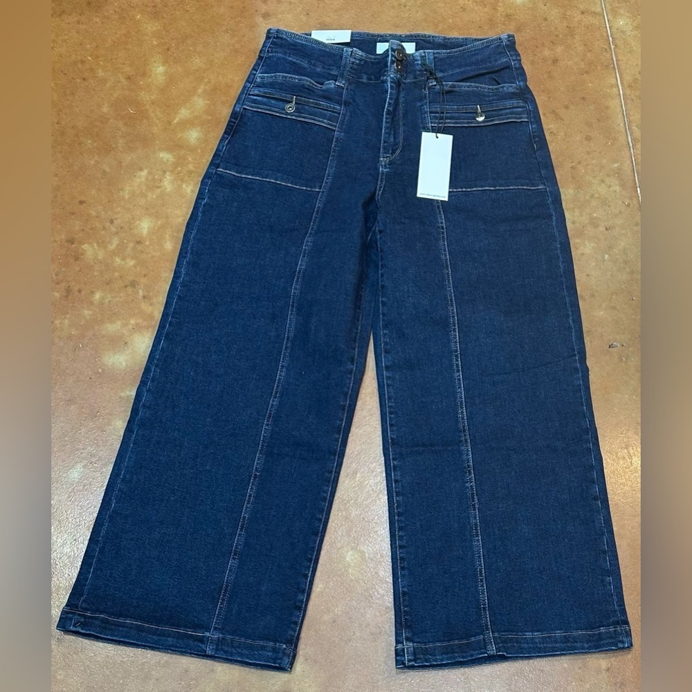 Nwt Mica Deep button Pocket Blue Wide-Leg Jeans. Double button and zip. So cute!